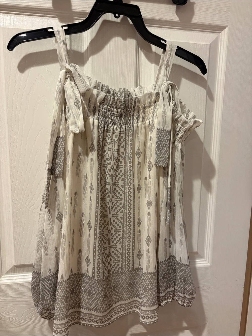 Vince Camuto Cream & Gray Printed Smocked Strap Camisole